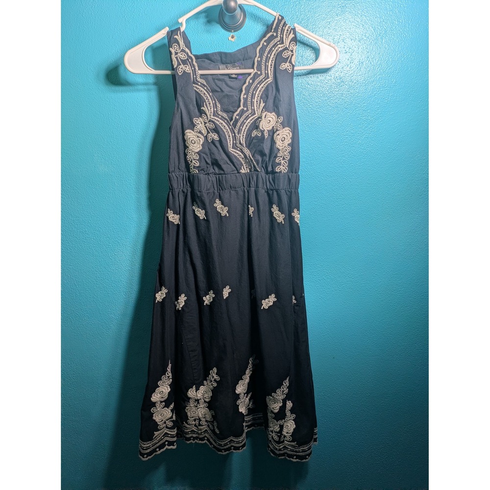 AGB Dress Petite Womens 4P Navy Blue Floral Embroidered Sleeveless V-Neck Dress